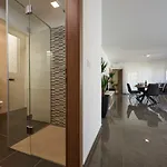 Luxury Zupanovic アパート トロギール