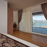 Luxury Zupanovic *