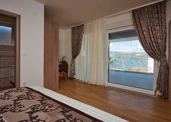 Luxury Zupanovic *