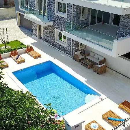 Luxury Zupanovic Apartment