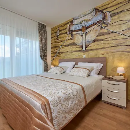 Luxury Zupanovic *