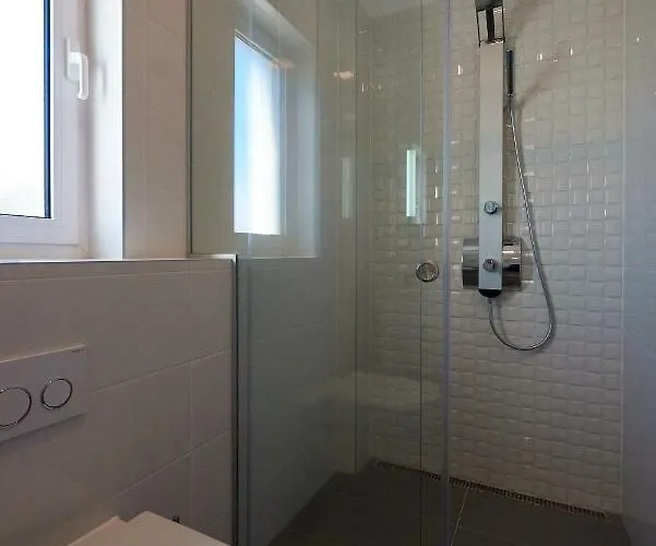Luxury Zupanovic *